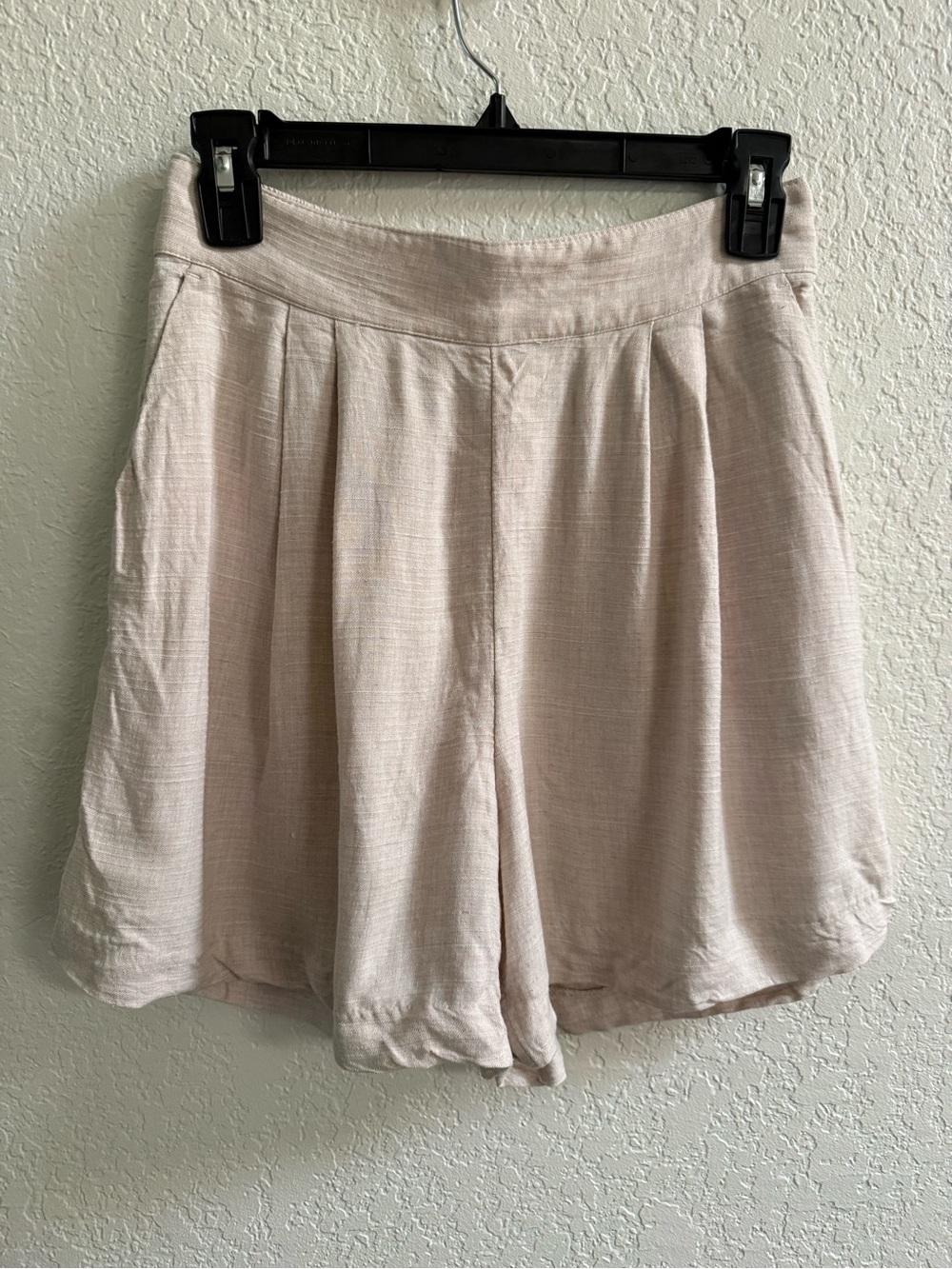 H&M Beige Elastic-Waist Linen Shorts
